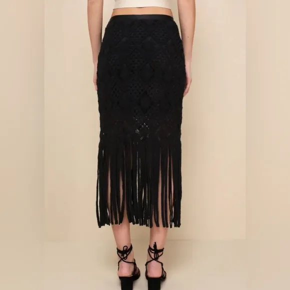Women’s Lulus Enviable Summer Black Crochet Fringe Midi Skirt Medium NWT