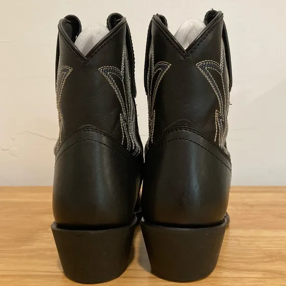 Women’s Short Cowboy Boots Black Leather Boots NWOB Size 6 Soto Janis