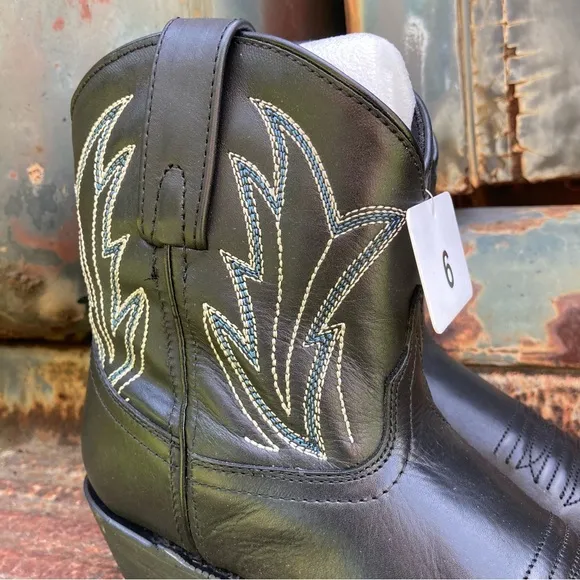 Women’s Short Cowboy Boots Black Leather Boots NWOB Size 6 Soto Janis