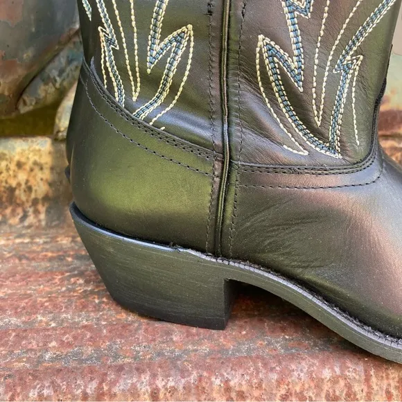 Women’s Short Cowboy Boots Black Leather Boots NWOB Size 6 Soto Janis