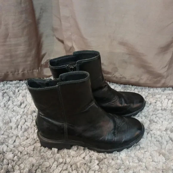 Women's Sorel Black Phoenix Shiny Tall Boot Size 8.5