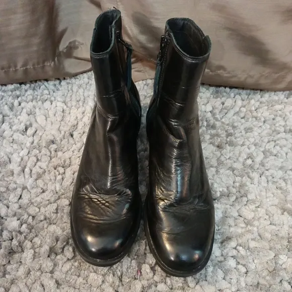 Women's Sorel Black Phoenix Shiny Tall Boot Size 8.5