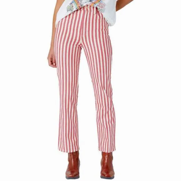Wrangler Wild West 603 High Rise Straight Jeans in Raspberry Ripple