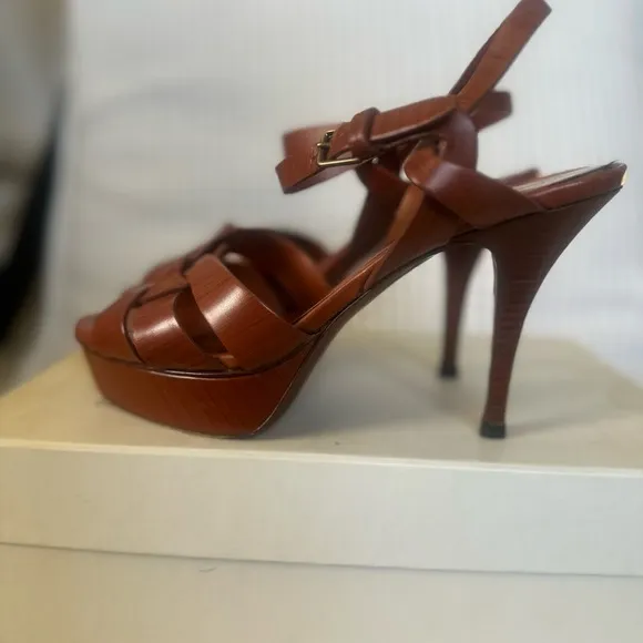 Yves Saint Laurent Women's Brown Sandals