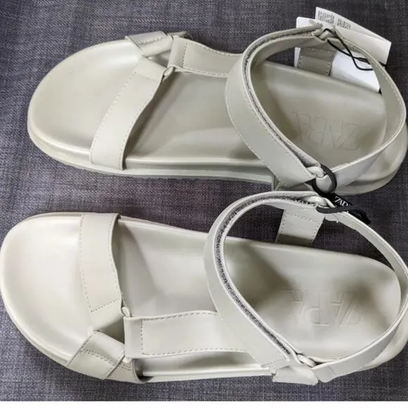 Zara Mint Green Rubberized Low Heel Sandals Size 9 NWT